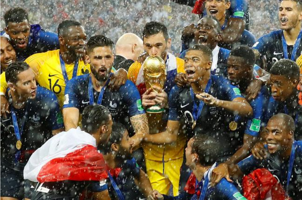 上海遠久木箱包裝廠家組織全體員工觀看世界杯(圖1) 上海遠久木箱包裝廠家組織全體員工觀看世界杯(圖1)